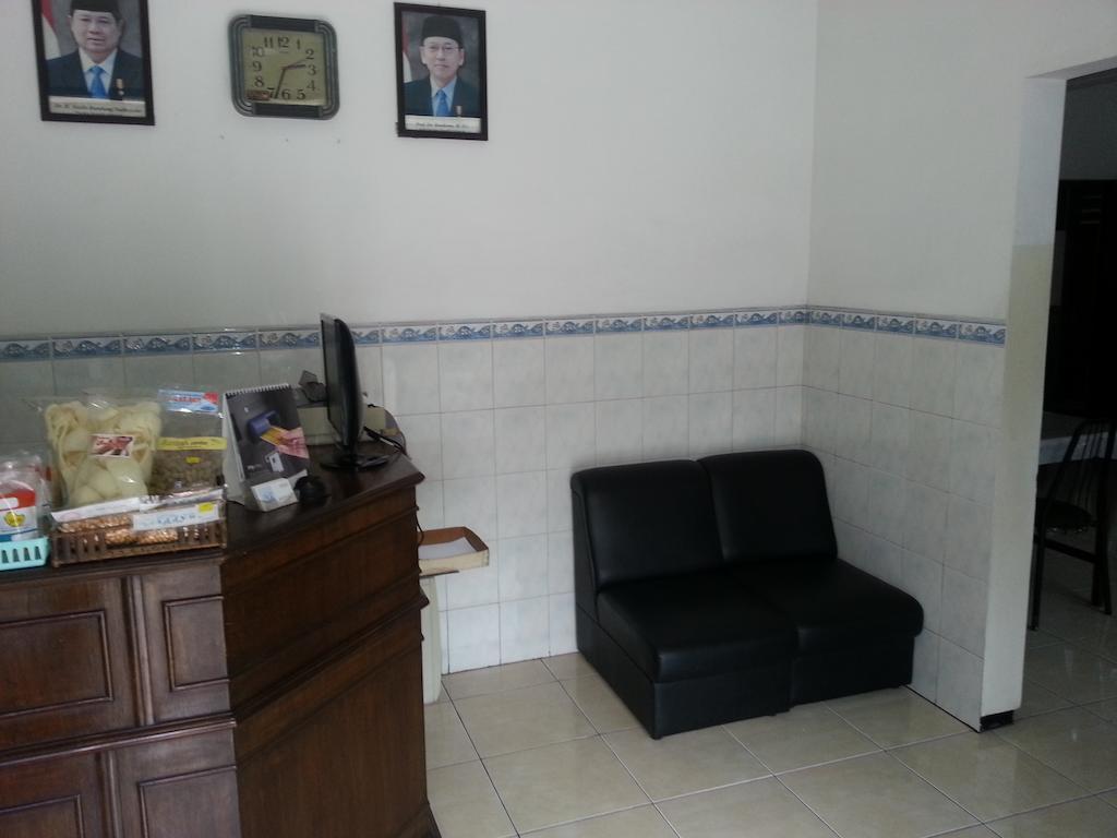 Henny Executive Homestay Guest house