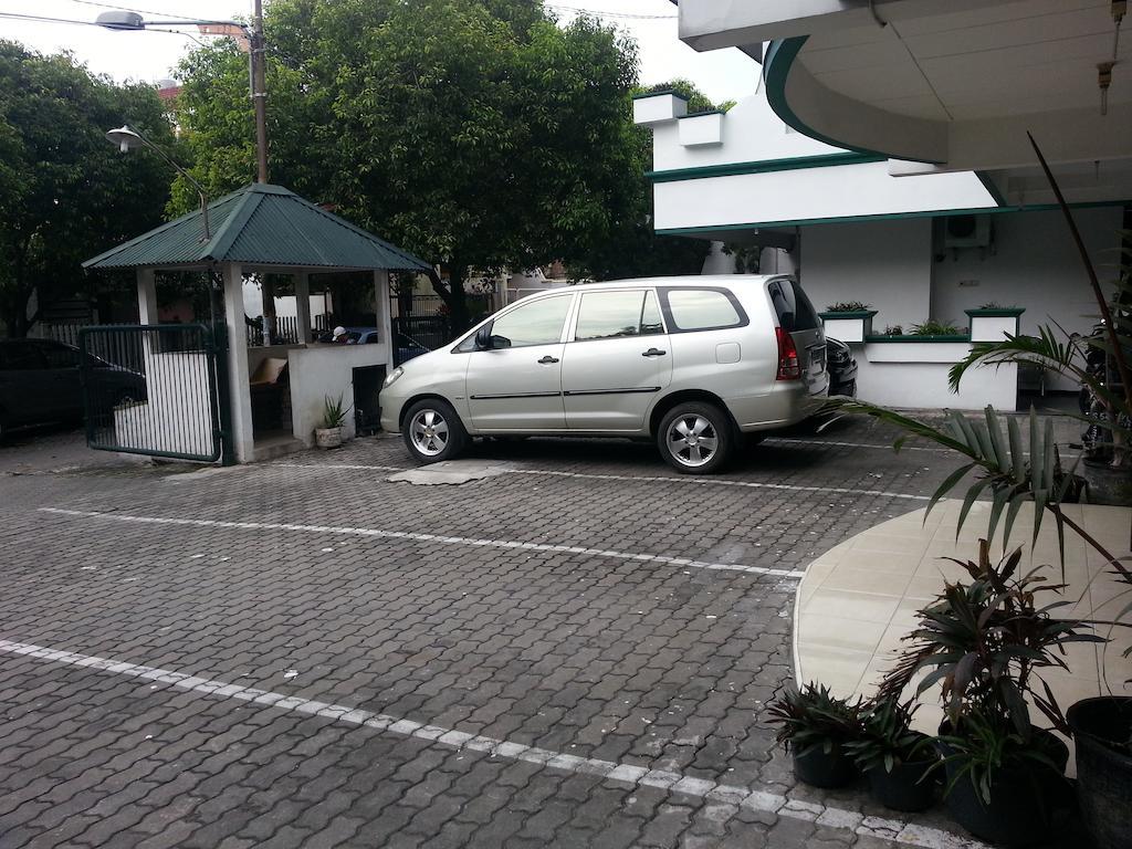 Guest house Henny Executive Homestay *