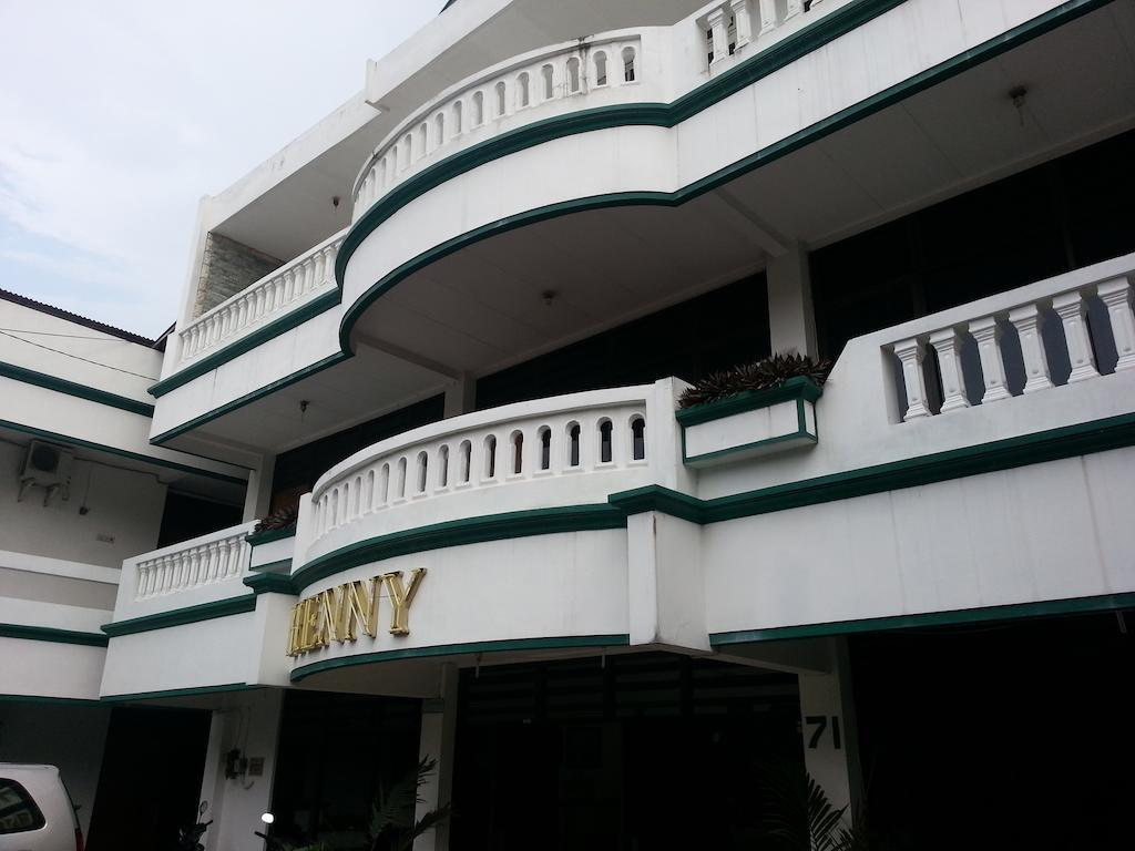 Guest house Henny Executive Homestay *