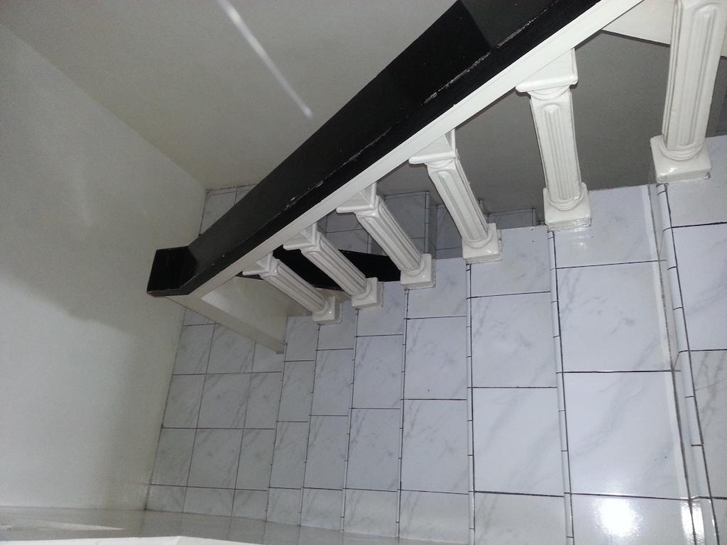 Guest house Henny Executive Homestay Surabaya