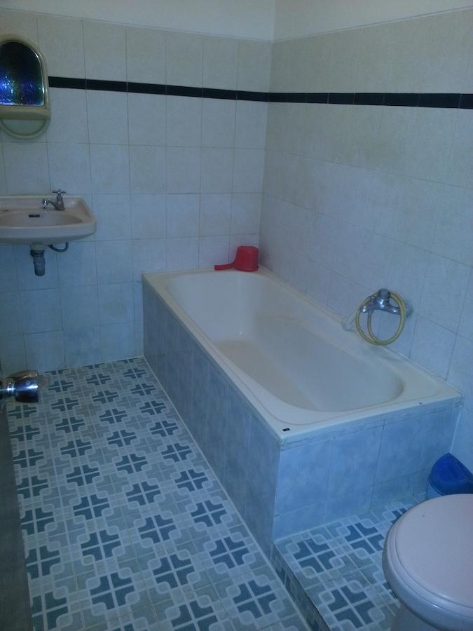 Guest house Henny Executive Homestay *